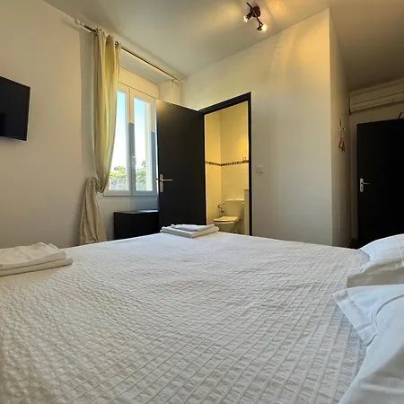Hotel La Cigale-3