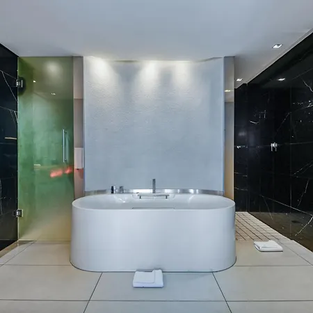 The Capital 15 On Orange Hotel & Spa-3
