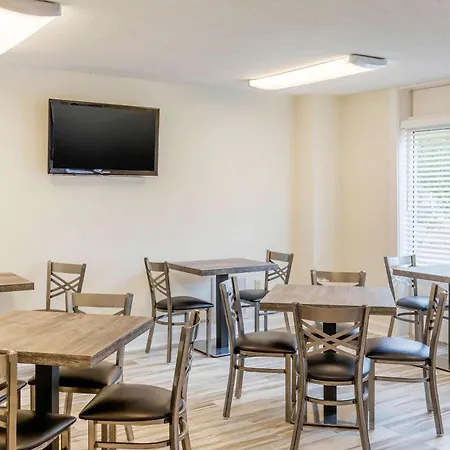 Quality Inn & Suites Apex - Holly Springs Nc-3