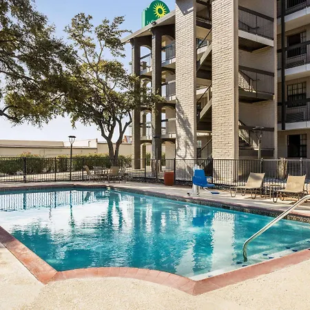 La Quinta Inn By Wyndham San Antonio I-35 N At Toepperwein-3