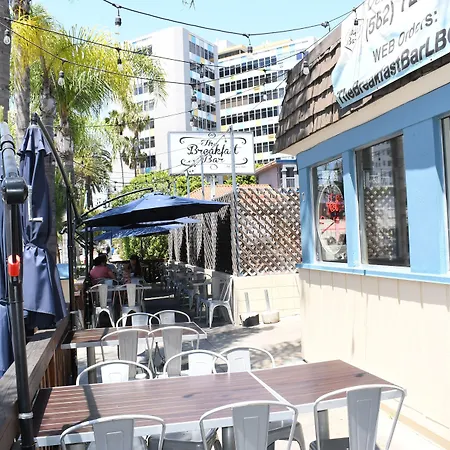 Travelodge By Wyndham Long Beach Convention Center-2