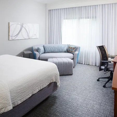 Courtyard By Marriott Roanoke Airport-3