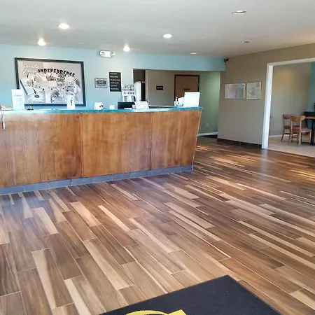 Super 8 By Wyndham Independence Ks-3