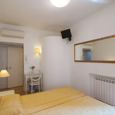 Albergo Ai Tolentini-2