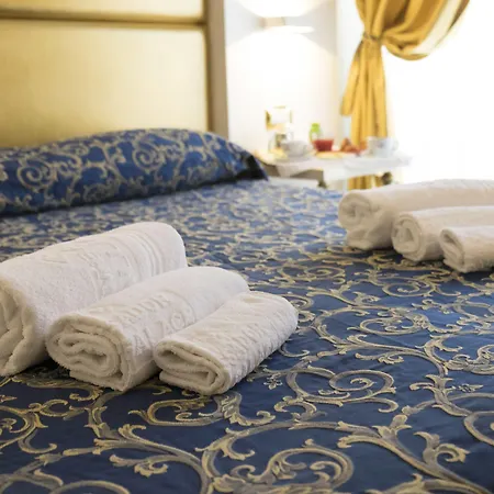Hotel Ambassador-3