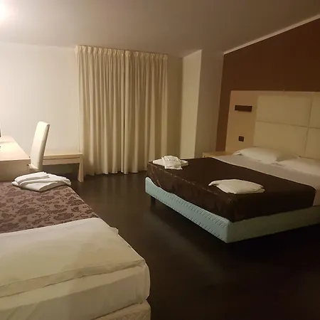 Hotel Sogni D'Oro Airport-3