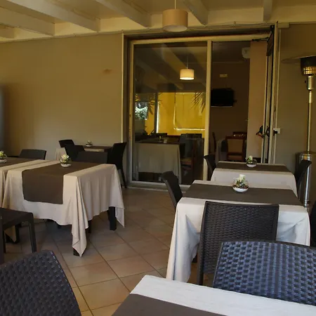 Hotel Sogni D'Oro Airport-2