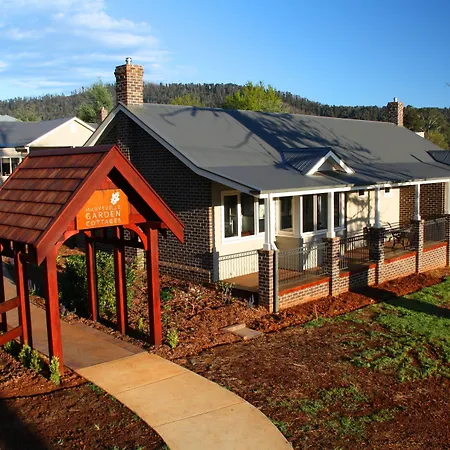 Marysville Garden Cottages-3
