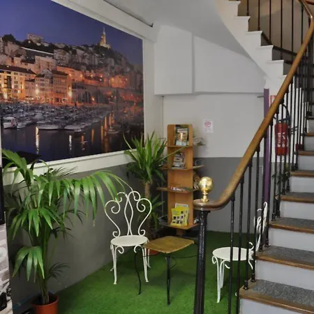 Hotel Moderne-3