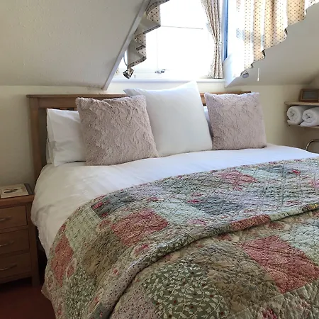 May Cottage B&B-2