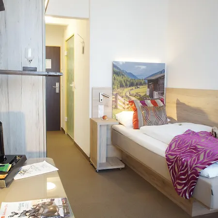 Hotel Edel Weiss-3