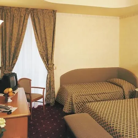 Hotel Aurora-2