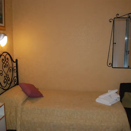 Hotel Aurora-3