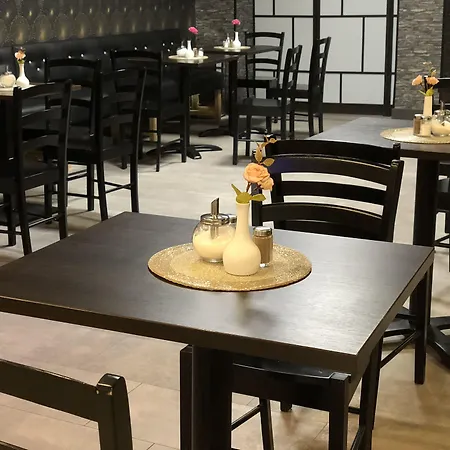 Hotel Moji Koeln-2