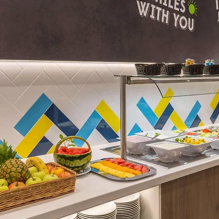 Hampton By Hilton Munich City West-3