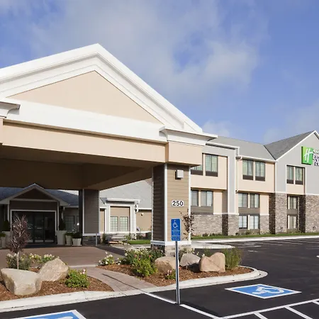 Holiday Inn Express & Suites Willmar By Ihg-3