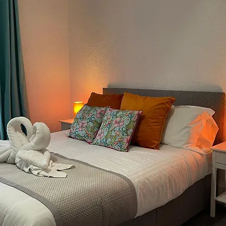 Tintagel Arms Bed And Breakfast-3