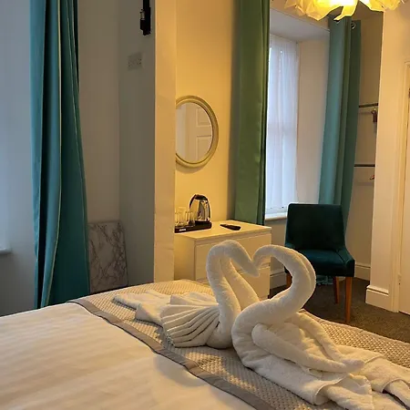Tintagel Arms Bed And Breakfast-2