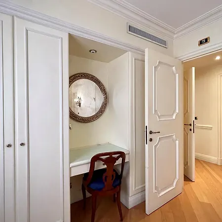 Torre Dell'Orologio Signature Residence-2