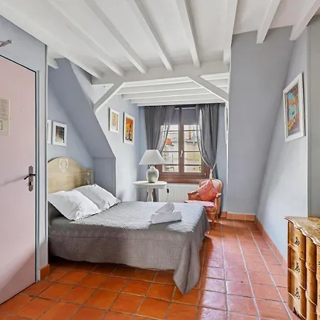 Hotel De Nesle-2