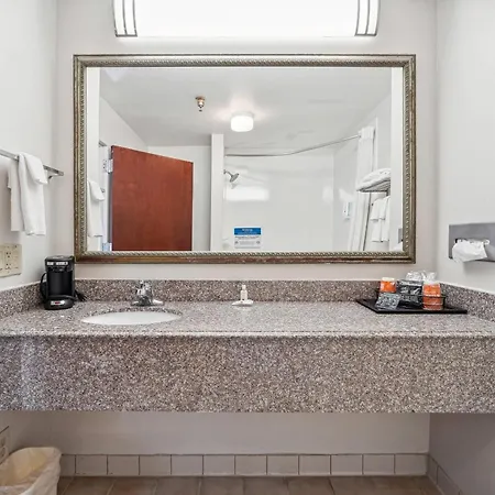Quality Inn & Suites Dawsonville-3