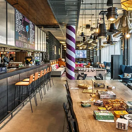 Moxy Kaunas Center-3