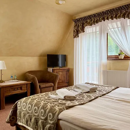 Hotel Dwor Karolowka-2