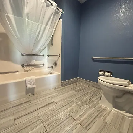 Baymont By Wyndham Evansville North/Haubstadt-3