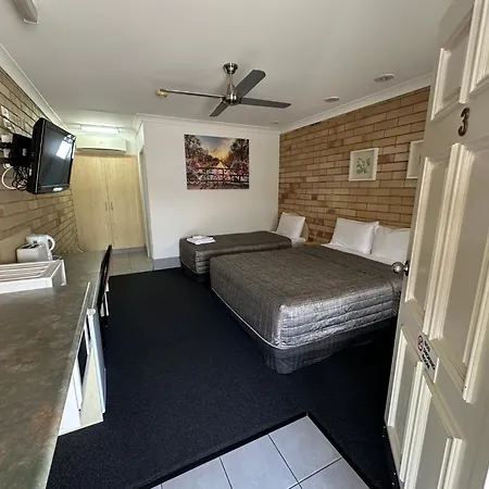 Starlight Motor Inn-3