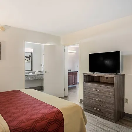 Econo Lodge Thomasville-3