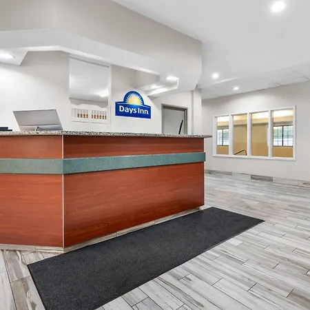 Days Inn By Wyndham Near Kansas Speedway-3