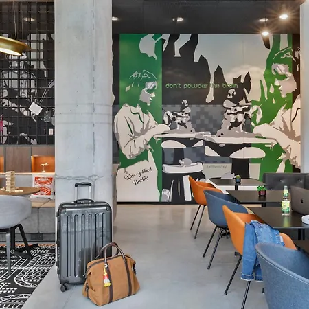 Moxy Kaunas Center-2