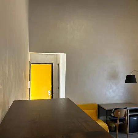 Dazio Exclusive Rooms-2
