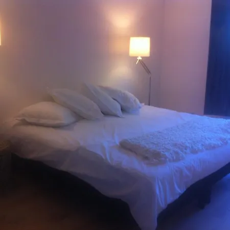 La Maison Rouge d'Uzes B&B-2
