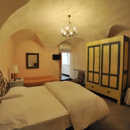 Erasmo Rooms & Breakfast-2