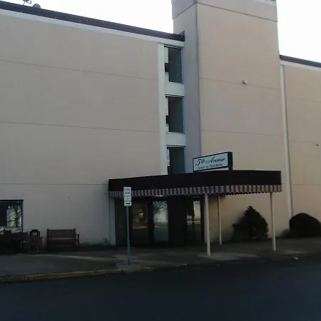 5Th Avenue Inn & Suites-3