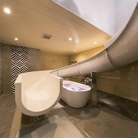 Hotel Eldia Modern Kobe (Adults Only)-3