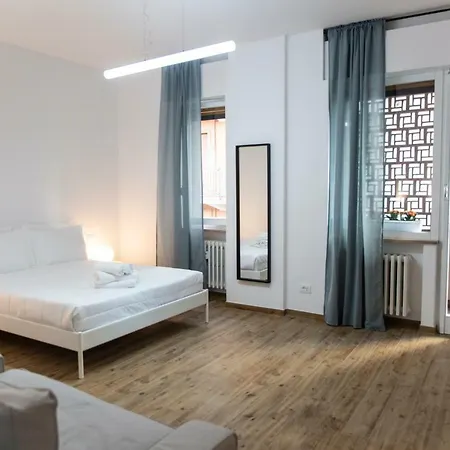 Dora'S Room-2
