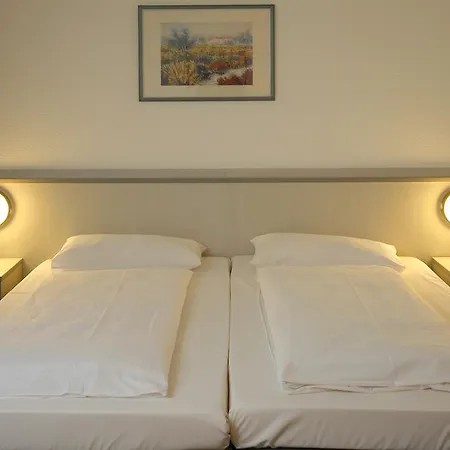 Days Inn Kassel Hessenland-3