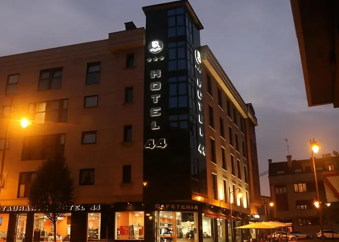 Hotel 44