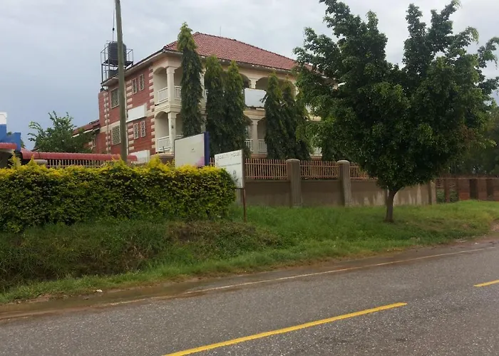 Leosim Hotel Nebbi
