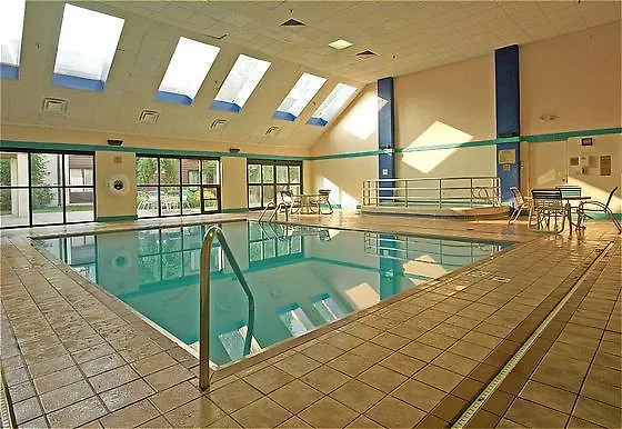 Holiday Lodge Hotel