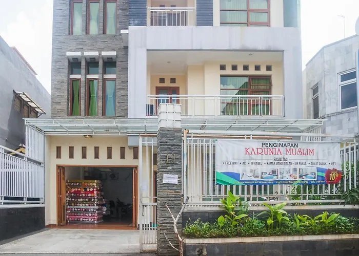 Oyo 3894 Karunia Muslim Syariah
