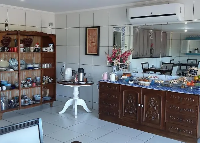 Pousada Cris Garden Bed&Breakfast