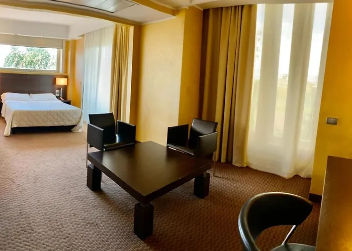 E' Hotel