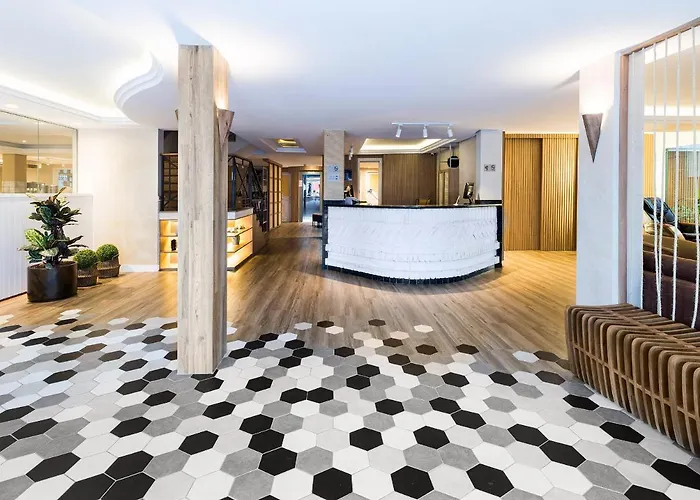 H Hotel