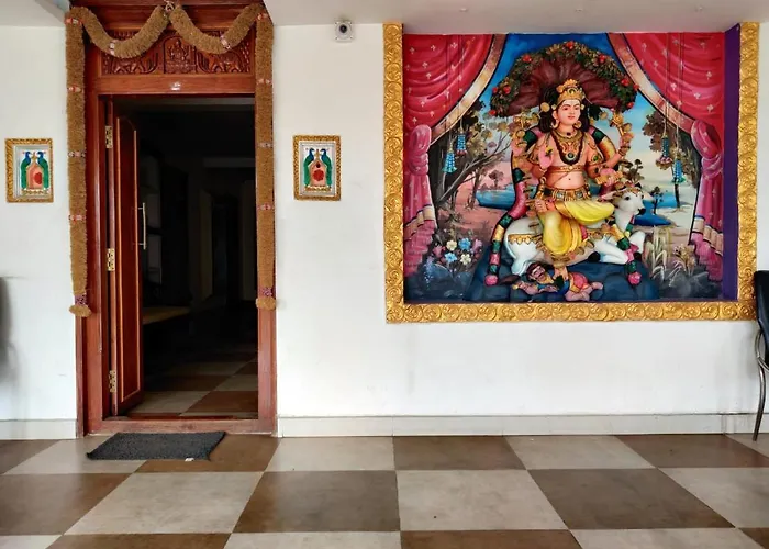 Temple Stay - Uma Residency And Guest House
