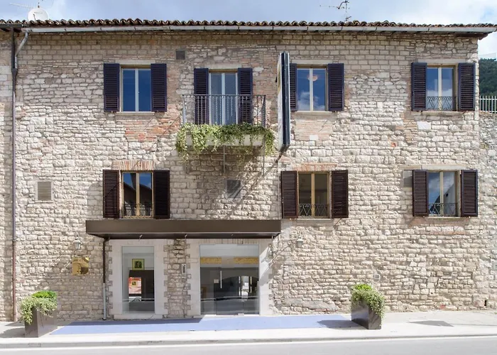 Hotel San Francesco E Il Lupo