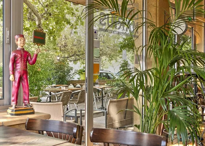 Logis Hotel De Provence
