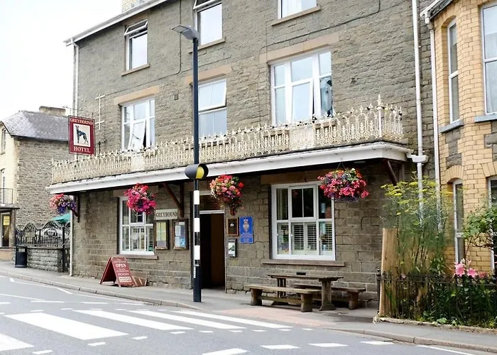 Greyhound Hotel